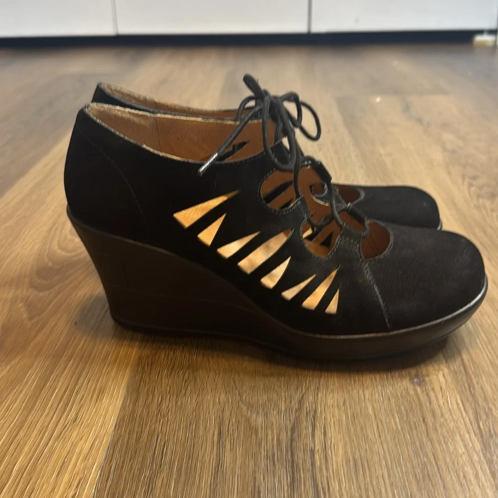 Abeo Women's Bio Kamela AK150 Black Suede Leather Comfort Wedge Heels Size 9.5 N - Picture 3 of 10